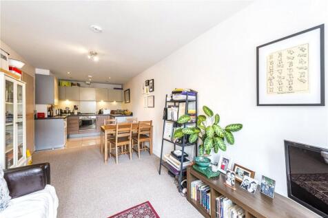 Guernsey Grove, London, SE24