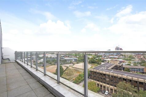 West Gate, London, W5