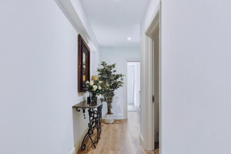 Grange Park, London, W5