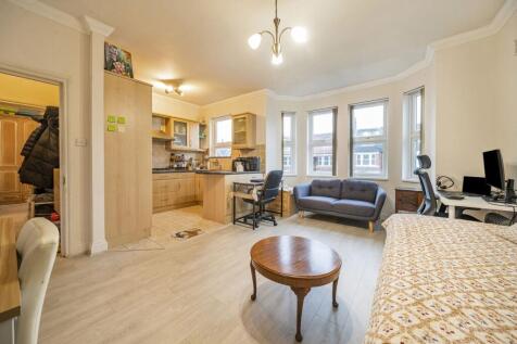 Creffield Road, Ealing Common, London, W5