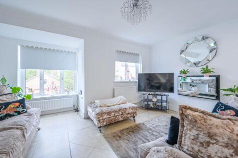 Saunders Ness Road, Isle Of Dogs, London, E14