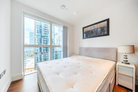 Lincoln Plaza London E14