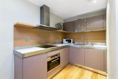 Hirst Court, Grosvenor Waterside, 20 Gatliff Road, London, SW1W