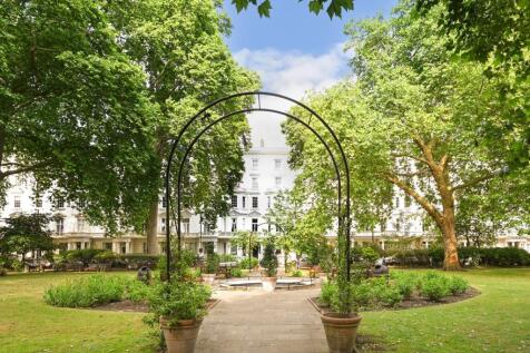 St Georges Square, 
Pimlico, SW1V