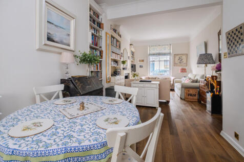 Moreton Place, London, SW1V
