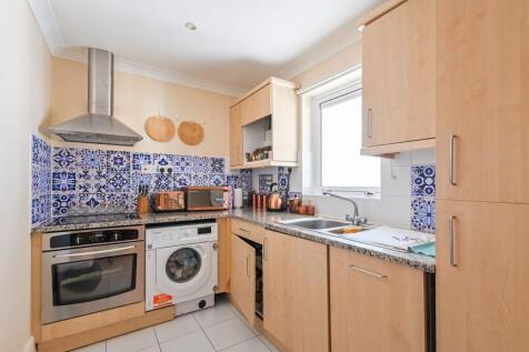Antilles Bay Apartments, Canary Wharf, London, E14