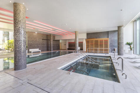 Pan Peninsula Square, 
Millwall, E14