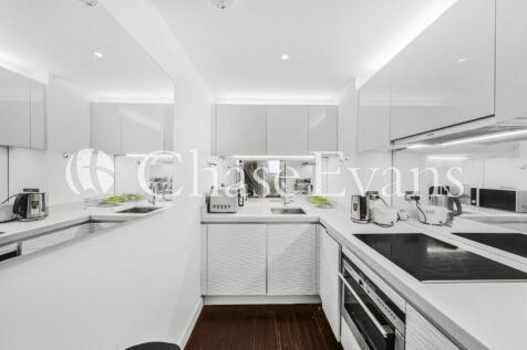 Pan Peninsula, Canary Wharf, London, E14