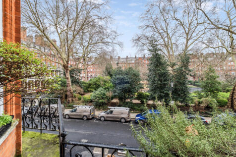 Cadogan Square, 
Knightsbridge, SW1X