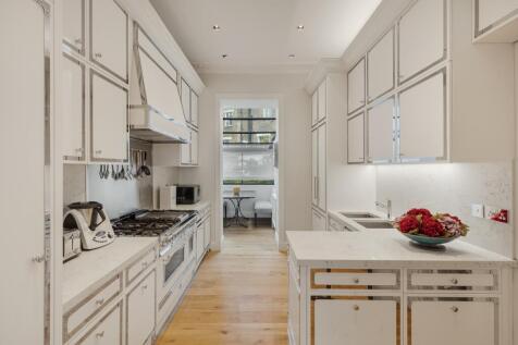 Sutherland Street, Pimlico, London, SW1V