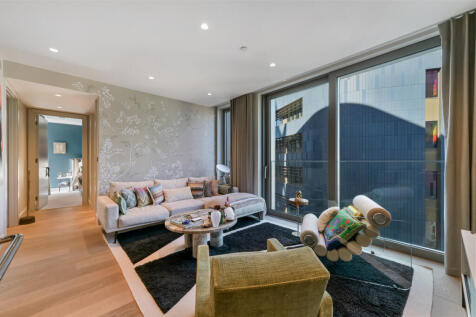 Canalside Walk, London, W2 1