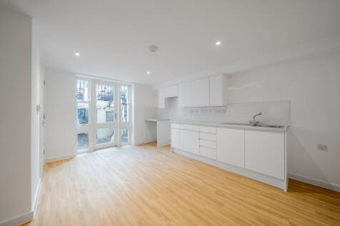 St Stephens Gardens, Bayswater, London, W2