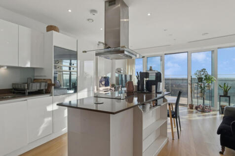 Crossharbour Plaza, London, E14