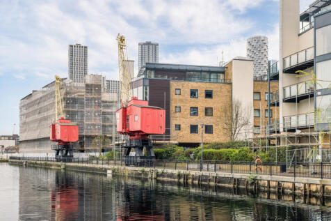 Boardwalk Place, London, E14