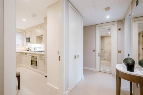 Piccadilly, Mayfair, London, W1J