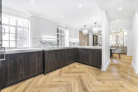 Curzon Street, 
Mayfair, W1J