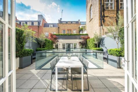 Charles Street, London, W1J