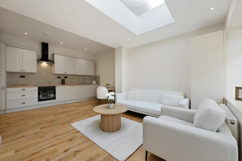 Avenue Gardens, London, W3