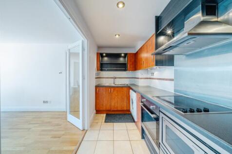 Smugglers Way, London, SW18