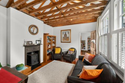 Terrace Lane, 
Richmond, TW10