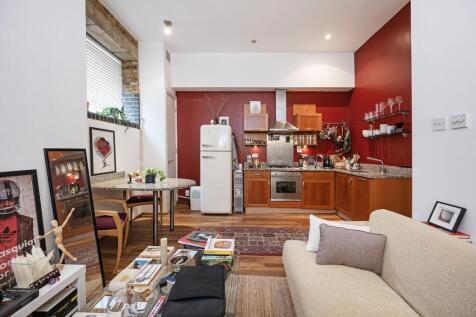 Gowers Walk, Aldgate, London, E1