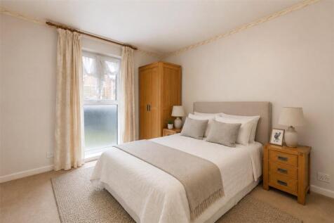 Peterstow Close, London, SW19