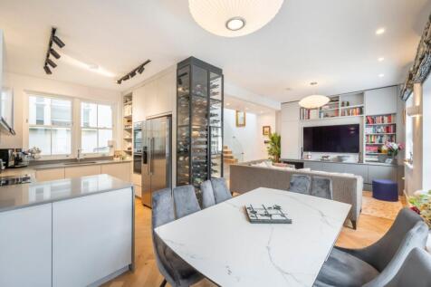 Lancaster Mews, Bayswater, London, W2