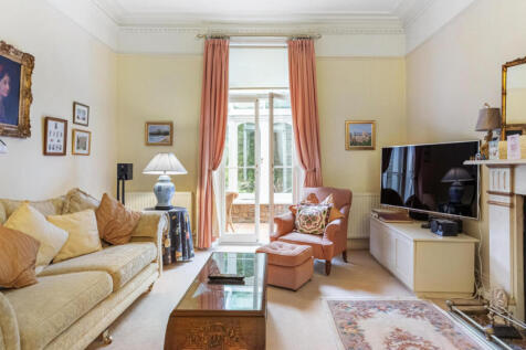 Mount Avenue, London, W5