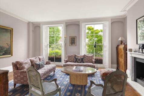 Pembroke Square, London W8
