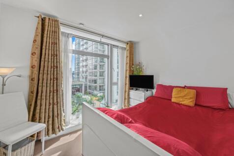 Pan Peninsula Square, 
Millwall, E14