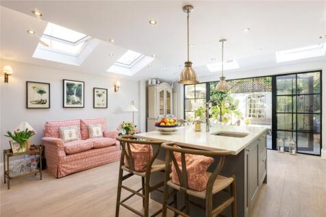 Foxmore Street, London, SW11