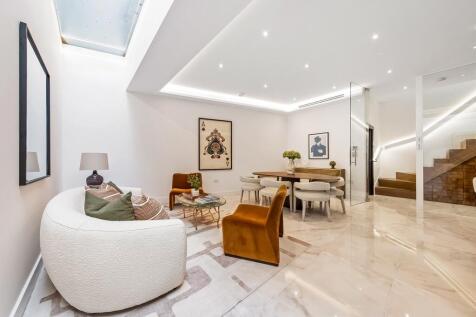 Lexham Mews, London, W8