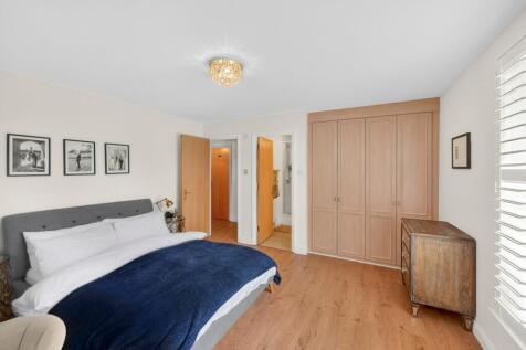 Millennium Drive, 
Cubitt Town, E14