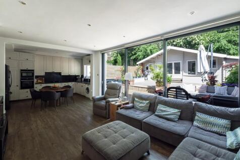 Hemingford Road, 
Barnsbury, N1