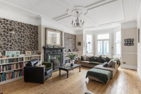 Birch Grove, London, W3