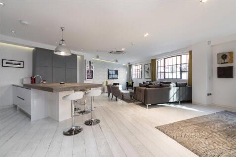 Kean Street, 
Aldwych, WC2B