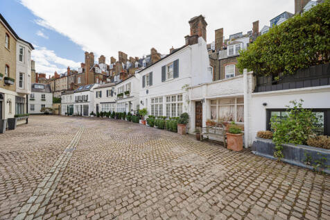 Pont Street Mews, Knightsbridge, London, SW1X