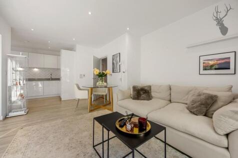 Richard Tress Way, Sireen Apartments, E3