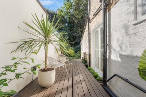 Lancaster Road N4 4PL