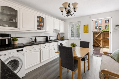 Smalley Close, London, N16