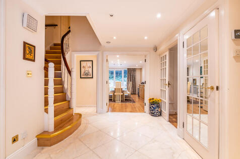 Lincoln Avenue, London, SW19