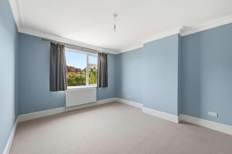 Elm Walk, Raynes Park, SW20