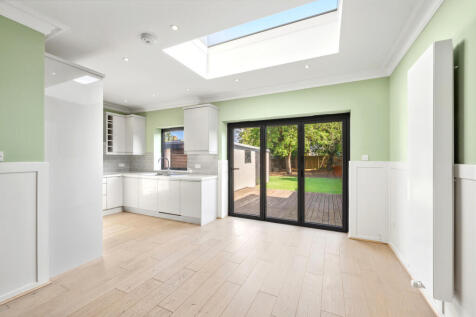 Elm Walk, Raynes Park, SW20