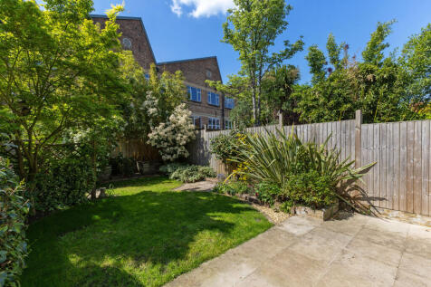 Thorney Hedge Road, London, W4