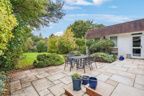 Cuckoo Hill Road, Pinner