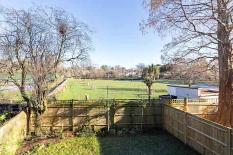 Orchard Grove, London, SW20