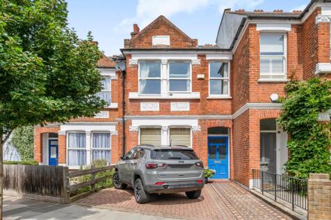 Selwyn Avenue, 
Richmond, TW9