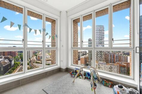 Arniston Way, London, E14