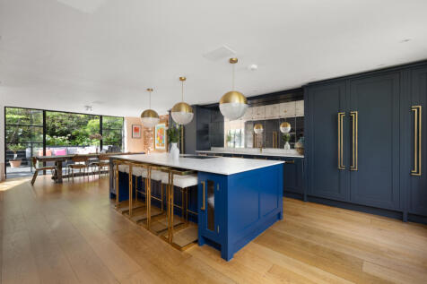 Ham Farm road, Richmond, London, TW10
