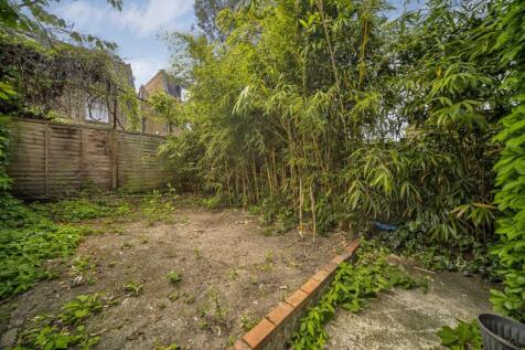 Birkbeck Avenue, Acton